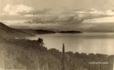 Benitses 1940 - von den Hügeln von Parmenidi