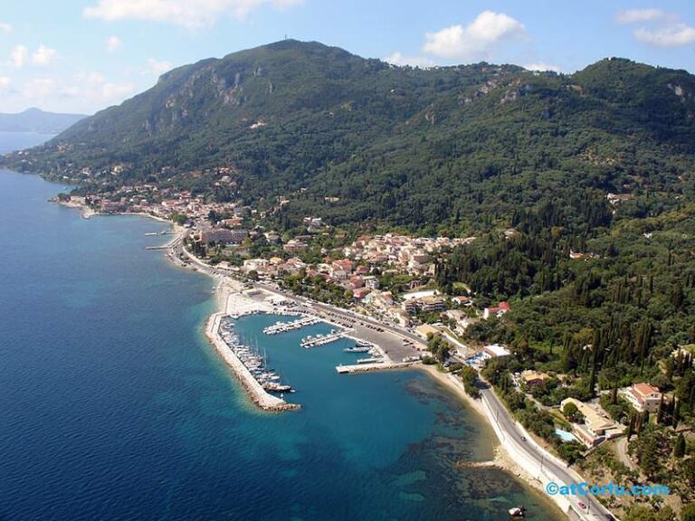 Benitses airphotos - der Yachthafen