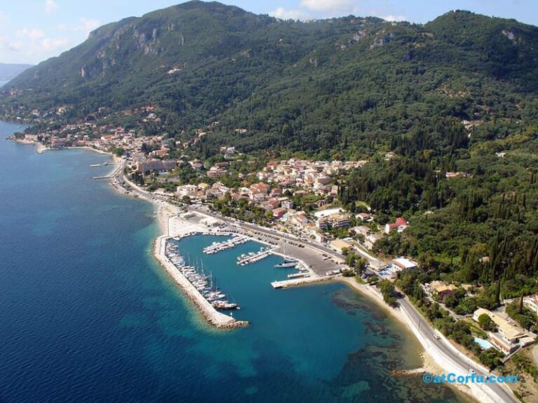 Benitses airphotos - der Yachthafen