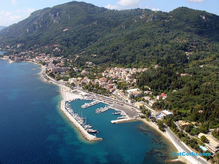 Benitses airphotos - der Yachthafen