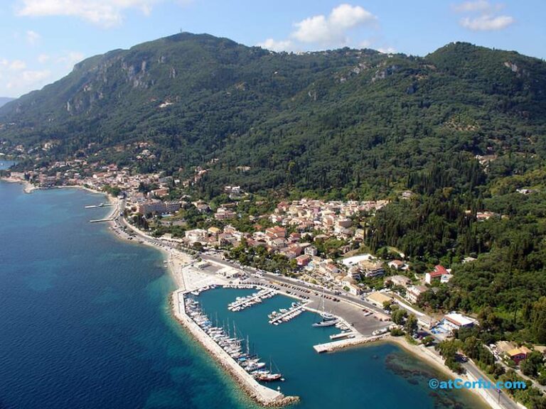 Benitses airphotos - der Yachthafen