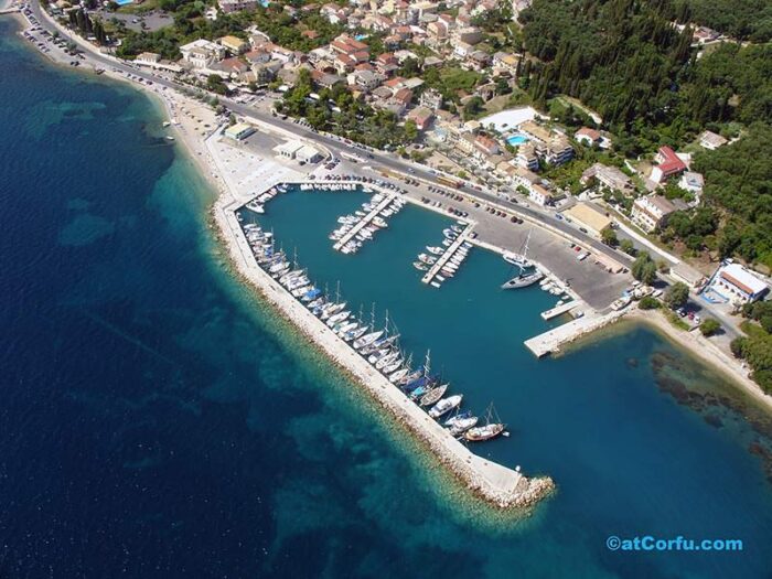 Benitses airphotos - der Yachthafen von Norden