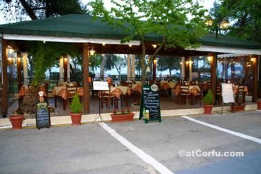 Benitses - Laopetra restaurant