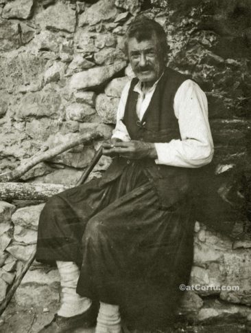 Korfu alte Fotos-Mann im Jahr 1920