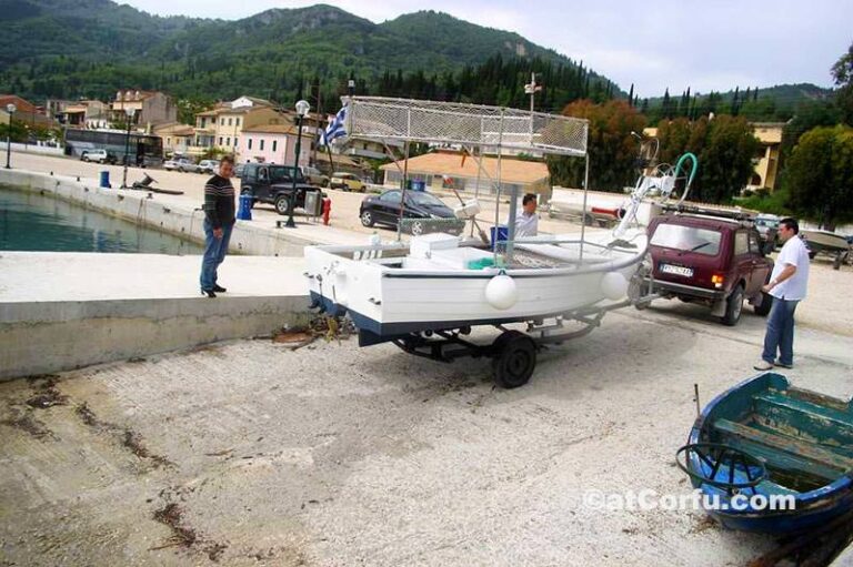 Benitses, Michalis Antypas boot