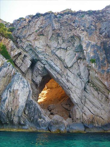 Höhle bei Othonoi