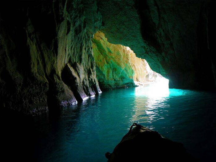 Kalypso-Höhle bei Othonoi