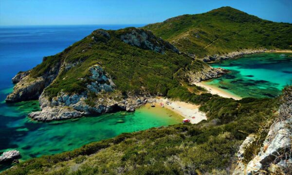 Das ist Porto Timoni, ein einzigartiger doppelseitiger Strand im Nordwesten von Korfu Das ist Porto Timoni, ein einzigartiger doppelseitiger Strand im Nordwesten von Korfu