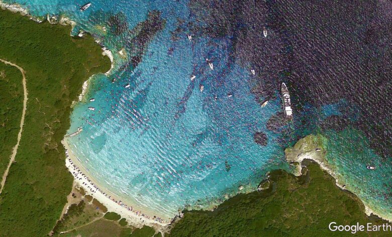 Voutoumi Strand von Google Earth