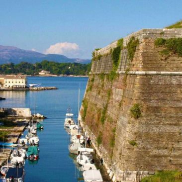 Kontra fossa in der alten Festung von Korfu