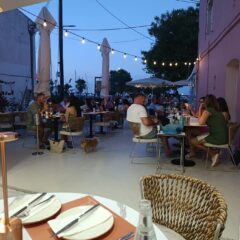 Avli Restaurant Benitses - Von innen