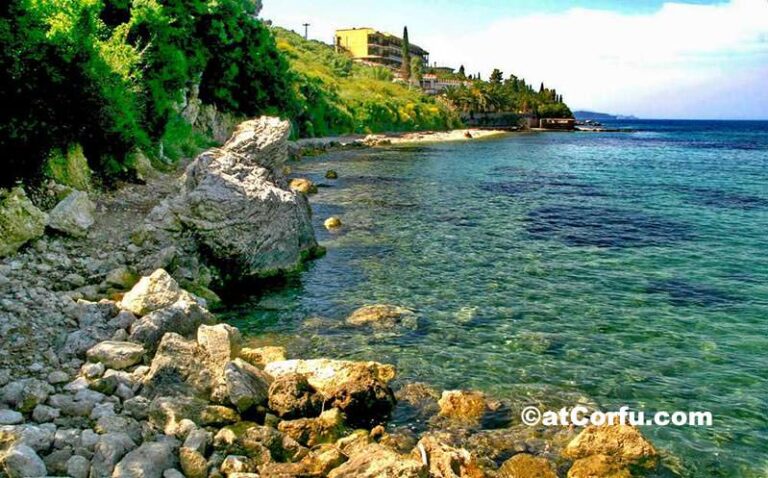Μπενίτσες - ξενοδοχείο Αχιλλέας παραλία