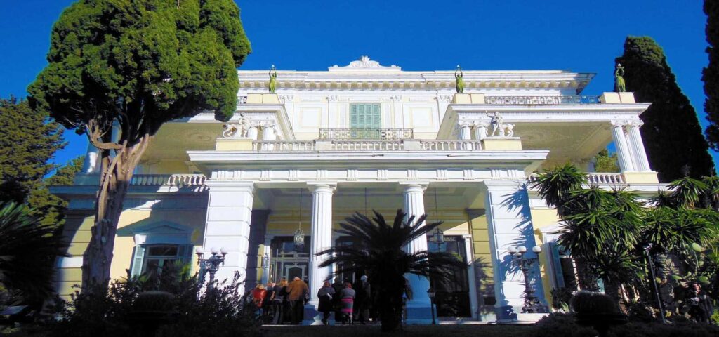 Τι να Δείτε και τι να Κάνετε στην Κέρκυρα; 3 Είσοδος του Αχιλλείου