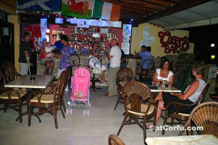Μπενίτσες - Cheers bar