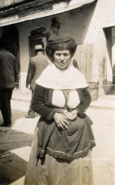 Παλιές φωτογραφίες της Κέρκυρας- γυναίκα το 1930