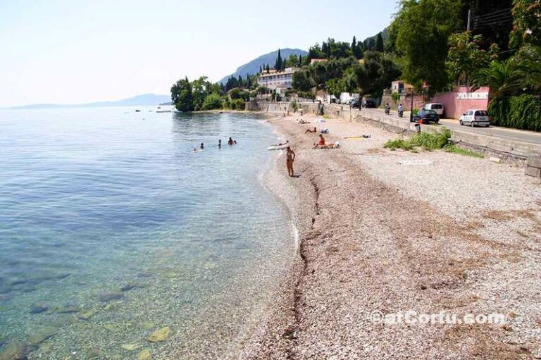 Μπενίτσες - παραλία στη γέφυρα Κάϊζερ