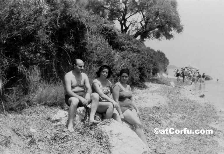 Κολύμπι στη Λαόπετρα