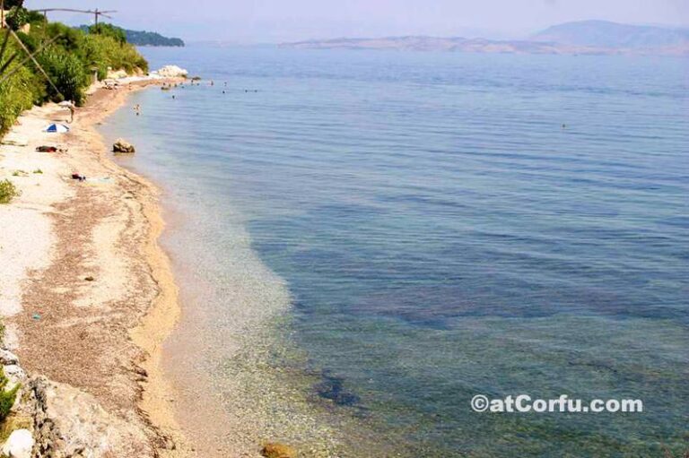 Μπενίτσες, στη Λαόπετρα