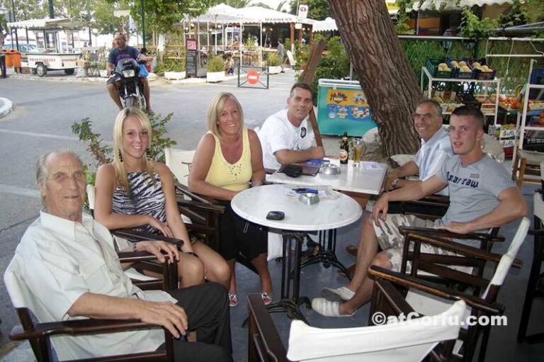 Μπενίτσες, οικογένεια Αγγούρη