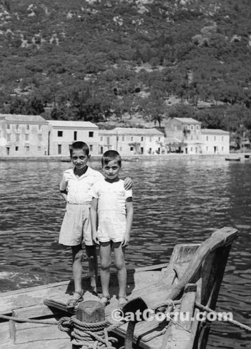 Μπενίτσες - Νίκος και Ανδροκλής Μπέλλος το 1960