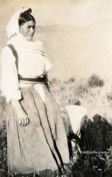 Παλιές φωτογραφίες της Κέρκυρας- γυναίκα του 1930