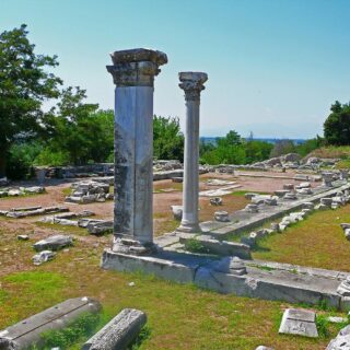 Κέρκυρα - το μνημείο του Μενεκράτη Κέρκυρα - το μνημείο του Μενεκράτη
