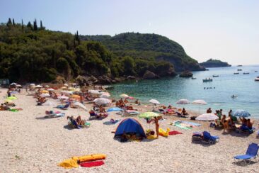 Παραλία στην Παλαιοκαστρίτσα