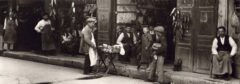 Παπουτσάδικα στην οδό Αθηνάς-1920