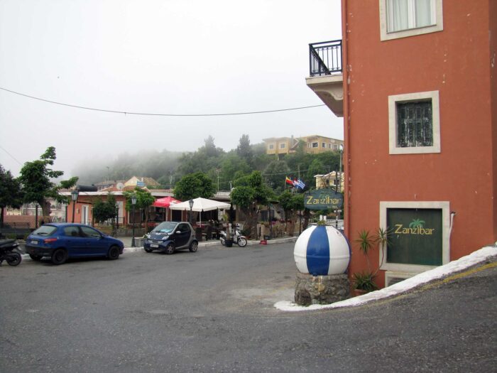 Στο κέντρο του χωριού Πέλεκας