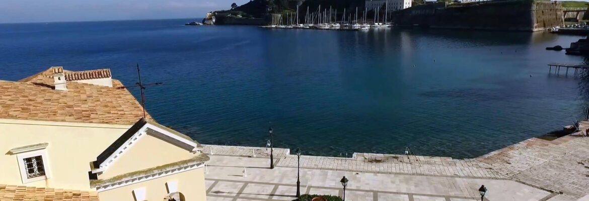 Φαληράκι και παλιό φρούριο