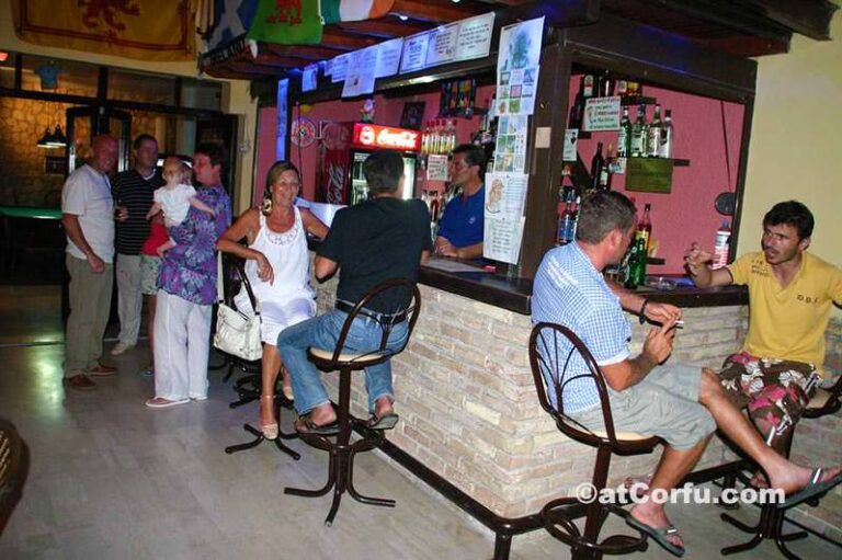 Cheers bar Benitses