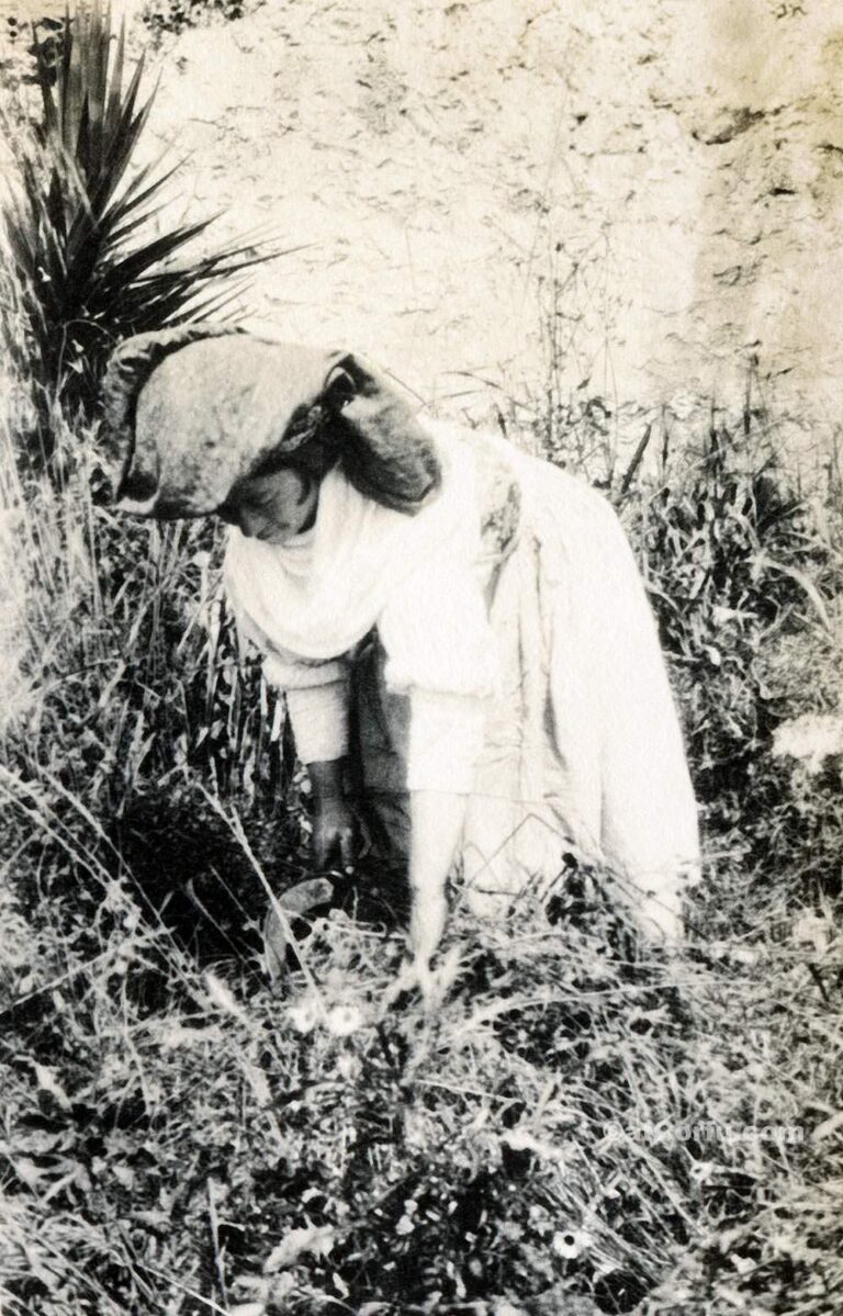Hard working girl 1920
