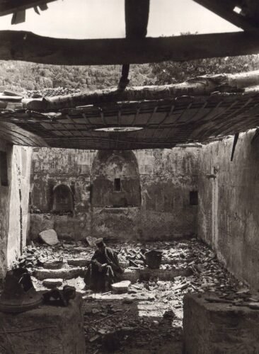 Kastri Preveza - A priest in a bombed church