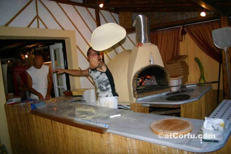 Kavouras Pizza