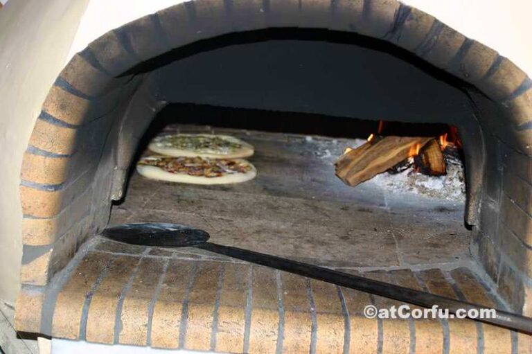 Kavouras Pizza