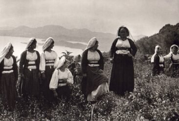 Corfiot girls in the countryside 1903