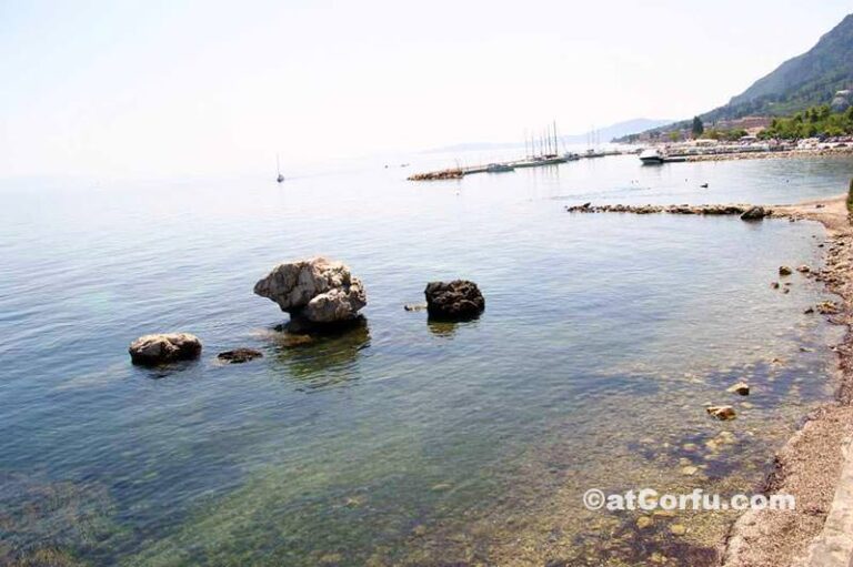 Laopetra Beach
