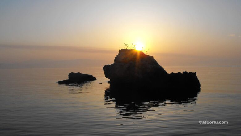 Corfu Benitses wallpapers, sun on top of Laopetra
