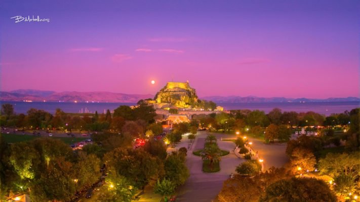 Corfu Guide: Esplanade square and the Old fortress