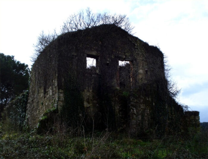 Old ruined noble house in Corfu