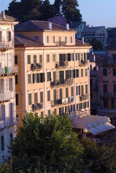 Konstantinoupolis hotel in Corfu port