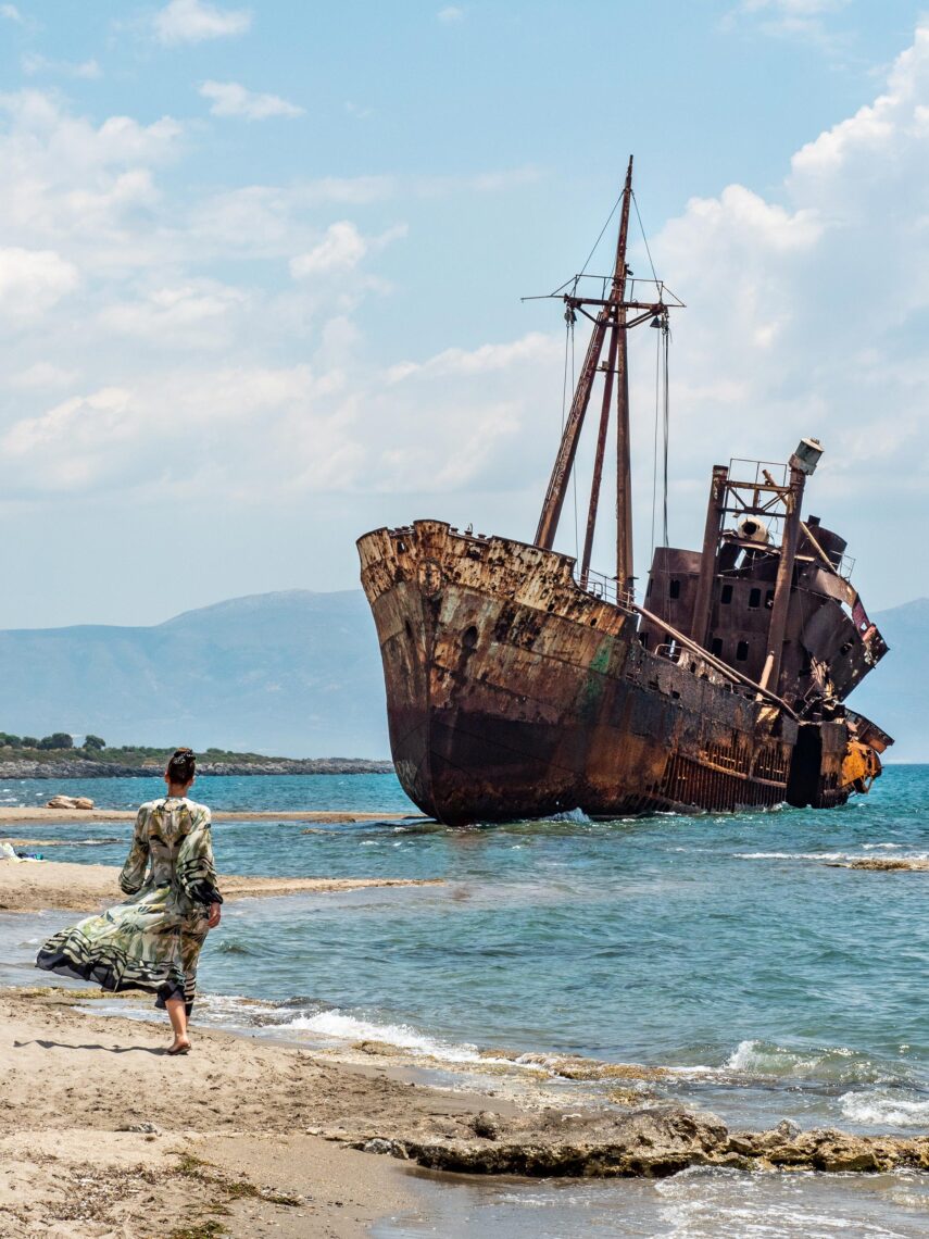 A shipwreck on the beach