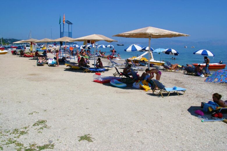 Benitses holidays - Beach at the port area