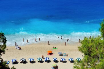 Une plage spectaculaire en Grèce