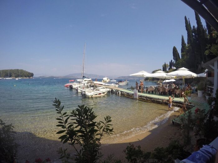 Taverna Nikolas pier