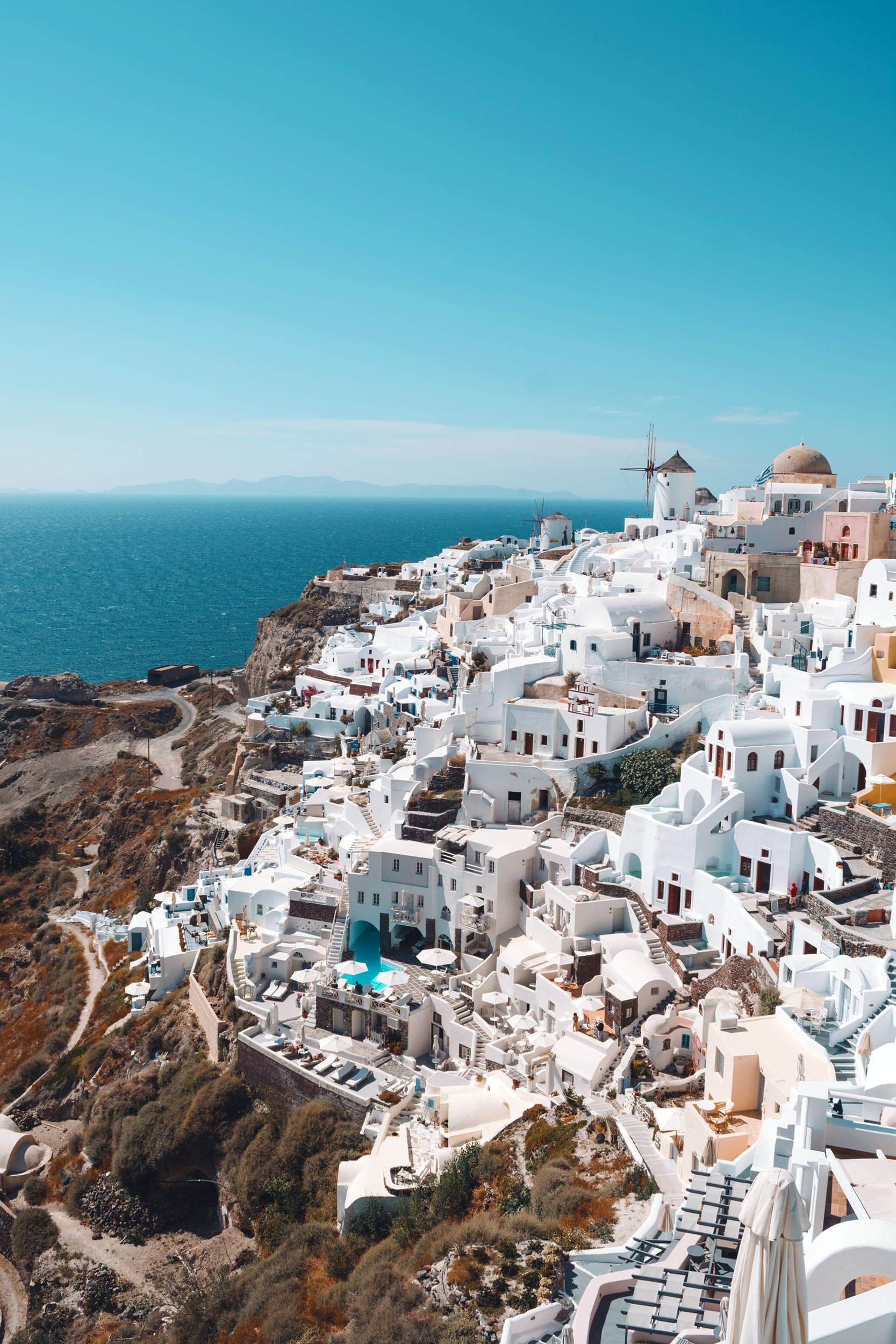 Santorini Travel Guide: A Gem Amidst the Aegean