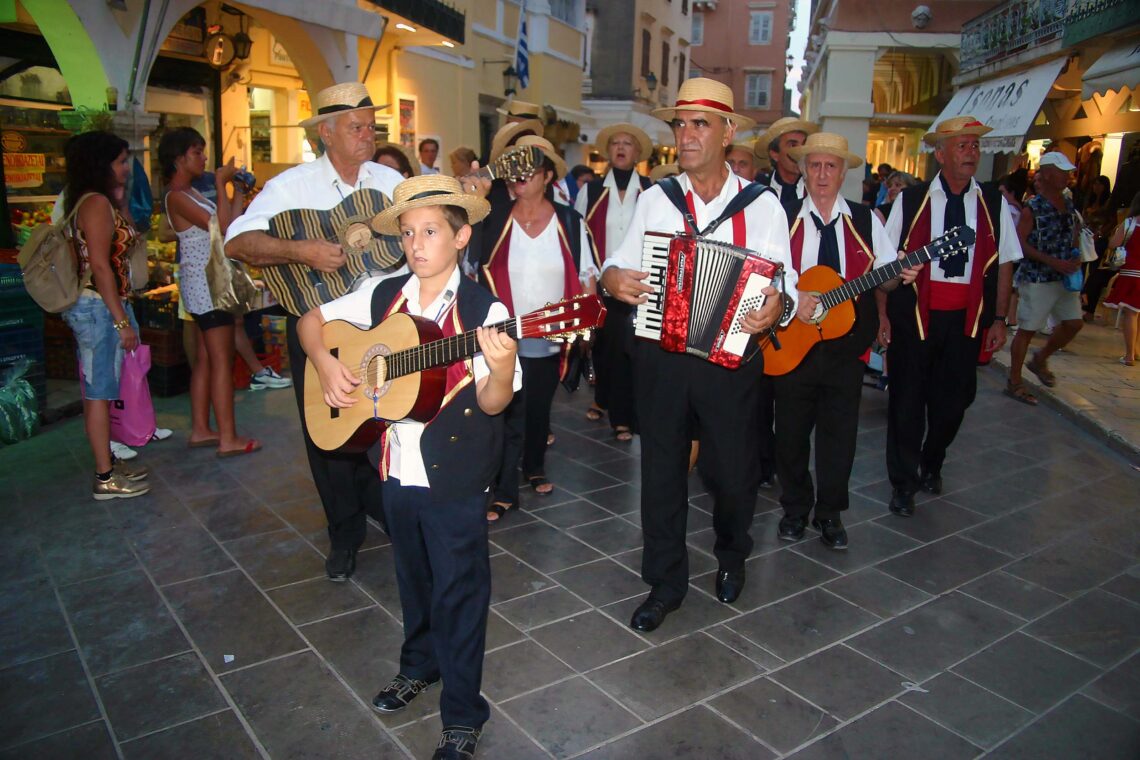 Kantadoroi in Corfu